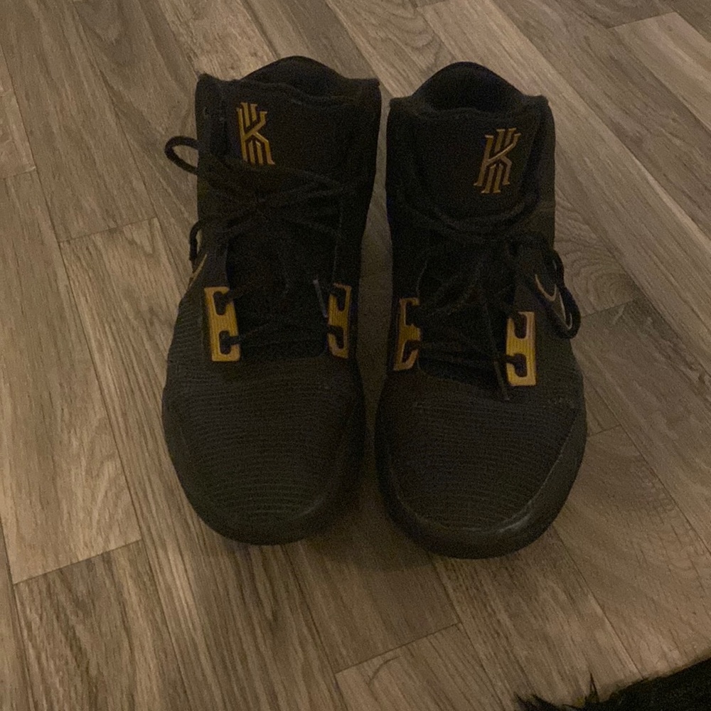 Kyrie for sell only asking 40